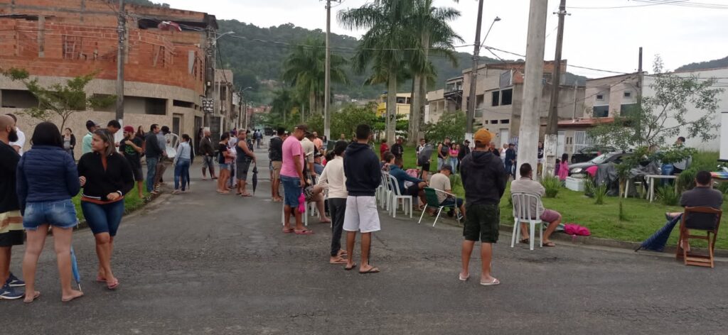 Moradores em presentes para estarem ouvindo toda transparência que o Victoria Park utiliza mensalmente.