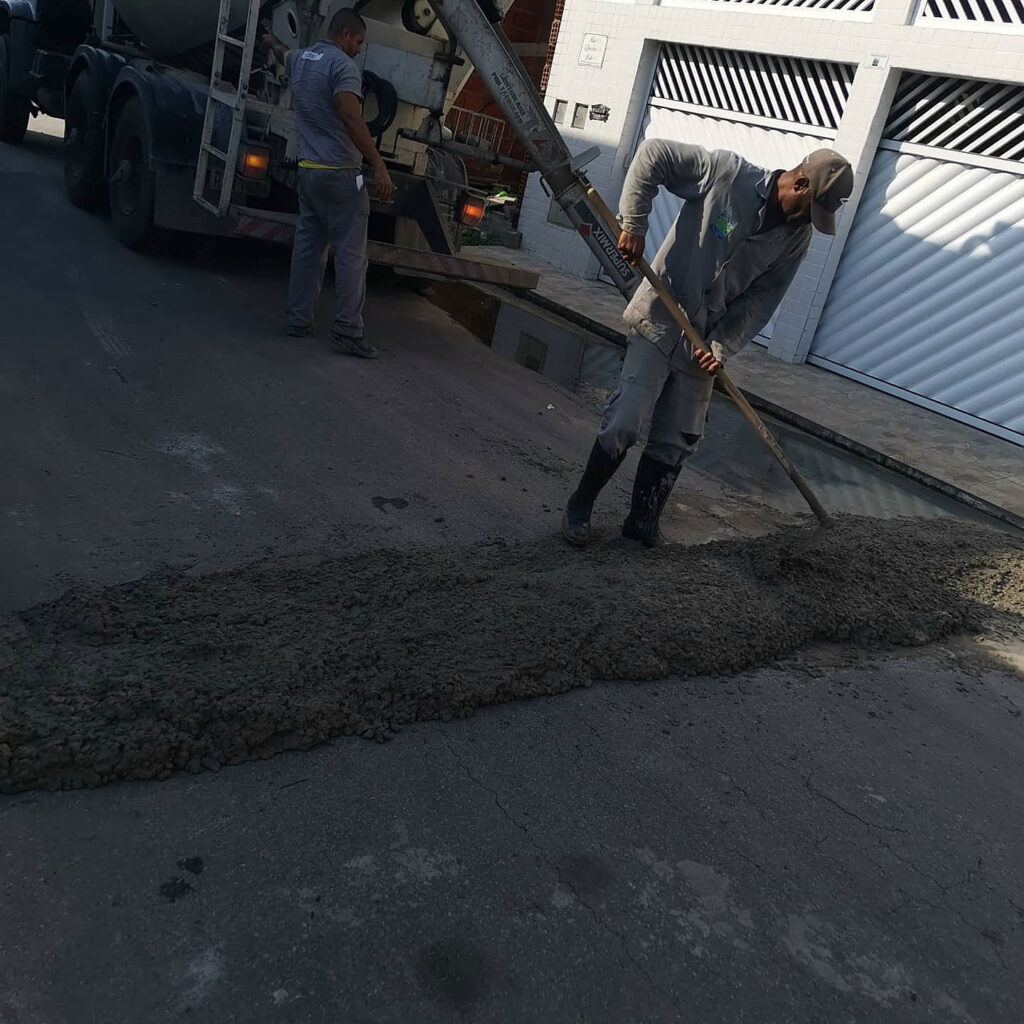 Formação de uma das lombadas construídas no residencial.