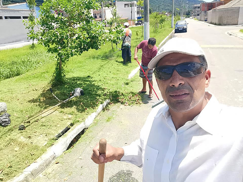 De forma voluntária os serviços são realizados e nosso residencial agradece, todos sendo beneficiados por isso.