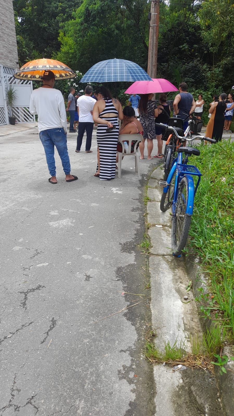 Moradores ouvindo a sobe as pautas do Projeto Somar.