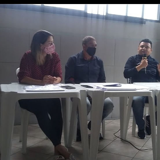 Dr Thiago Araujo argumentando durante Assembleia realizada pelo Residencial Victoria Park no Guarujá.