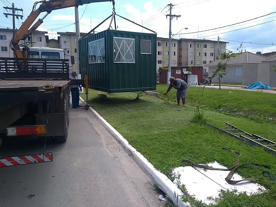 Verificação do nivelamento para ser colocada a guarita.